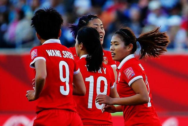 中国女足备战国际女足友谊赛，巅峰对决