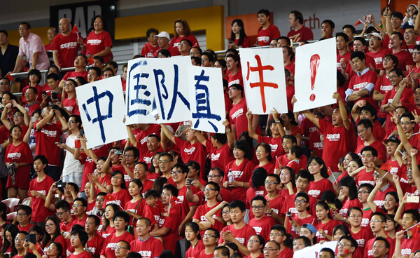 包含瑞典篮球甲级联赛上演精彩对决，球迷热情高涨的词条