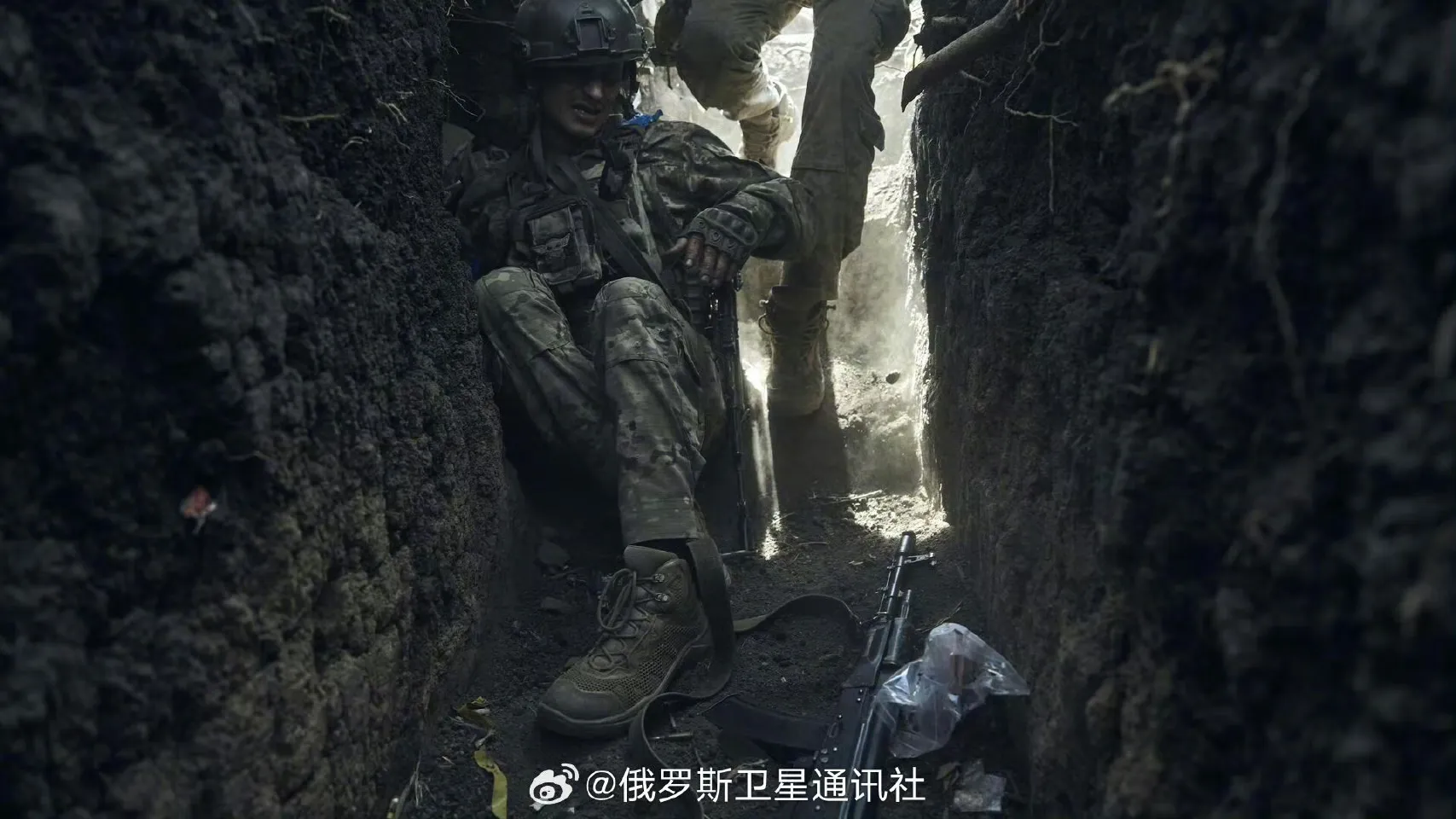 乌克兰队拼尽全力，保持不败